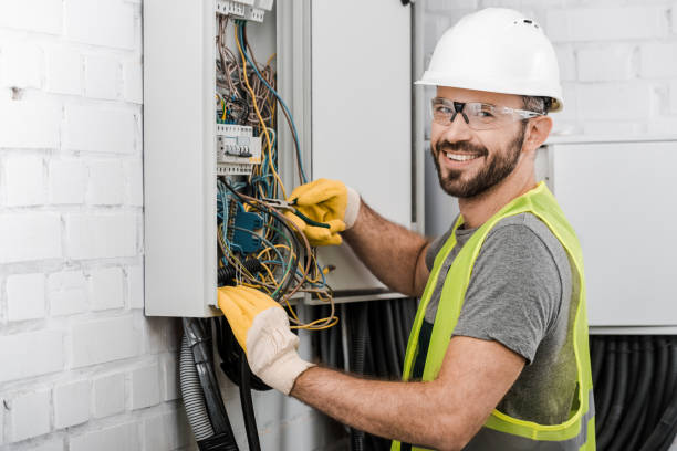 Best Emergency Electrical Repair  in Dyersville, IA