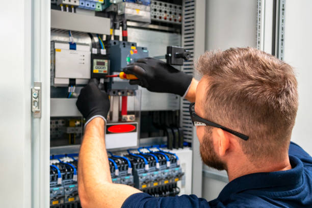 Best Local Electrician Companies  in Dyersville, IA